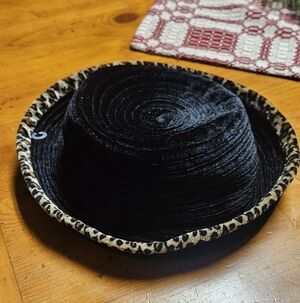 Leopard Trim Black Women's Hat